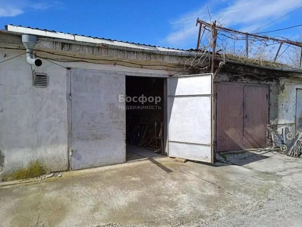 Гараж в Крым, Феодосия ул. Лесопарковая (29 м) - Фото 1