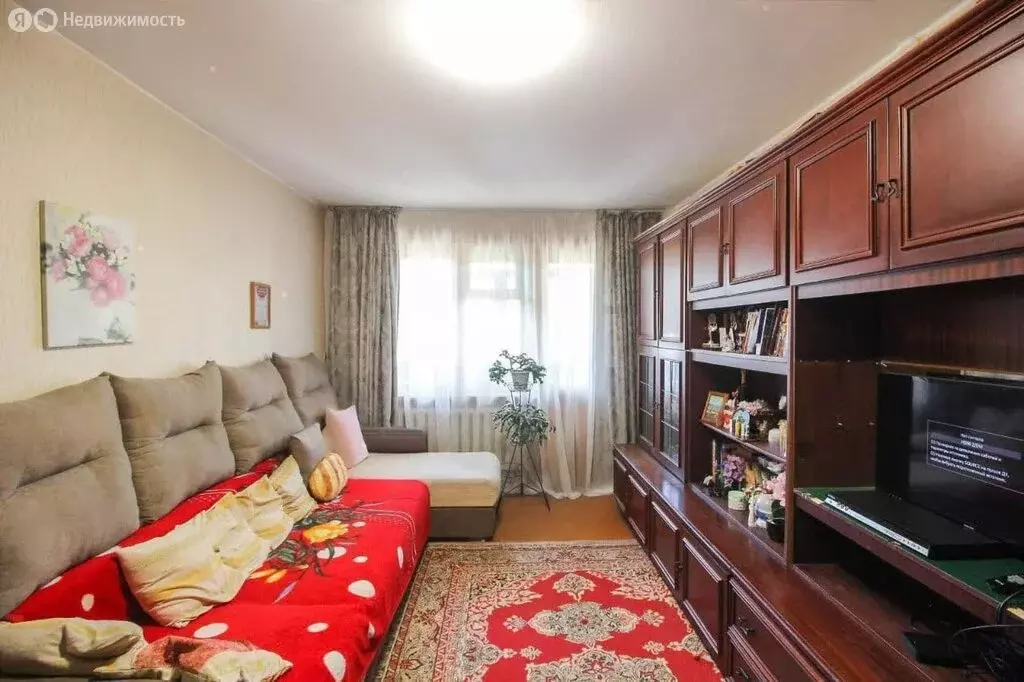 3-комнатная квартира: Барнаул, улица Юрина, 253 (61.4 м) - Фото 1