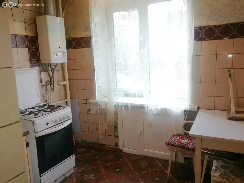 3-комнатная квартира: Саратов, Пензенская улица, 1А (50 м) - Фото 1