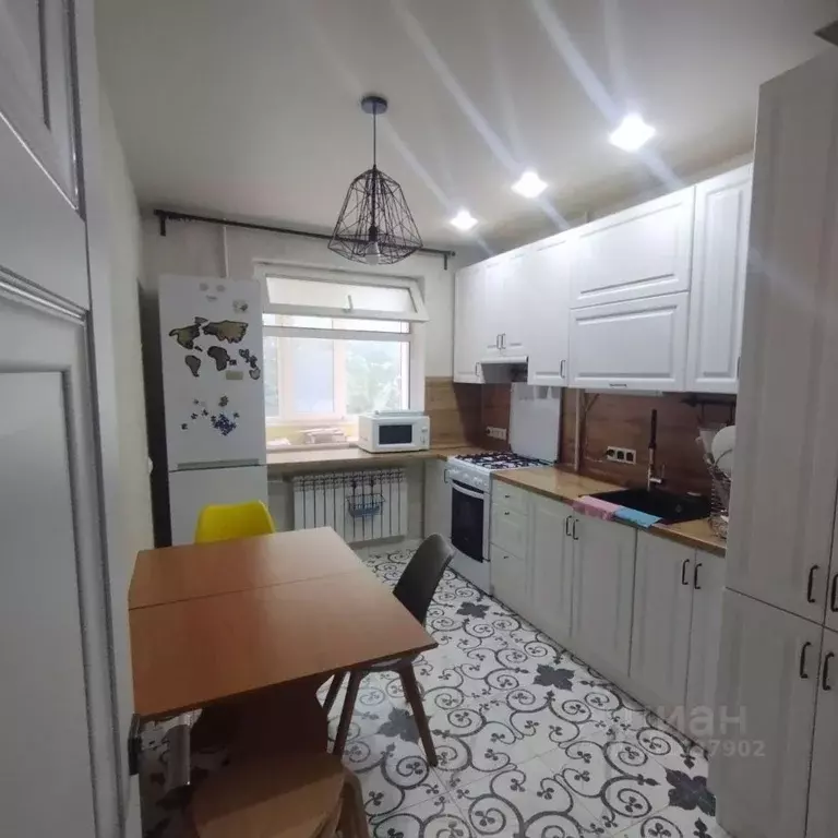 2-к кв. Крым, Симферополь ул. Маршала Жукова, 33 (48.0 м) - Фото 1