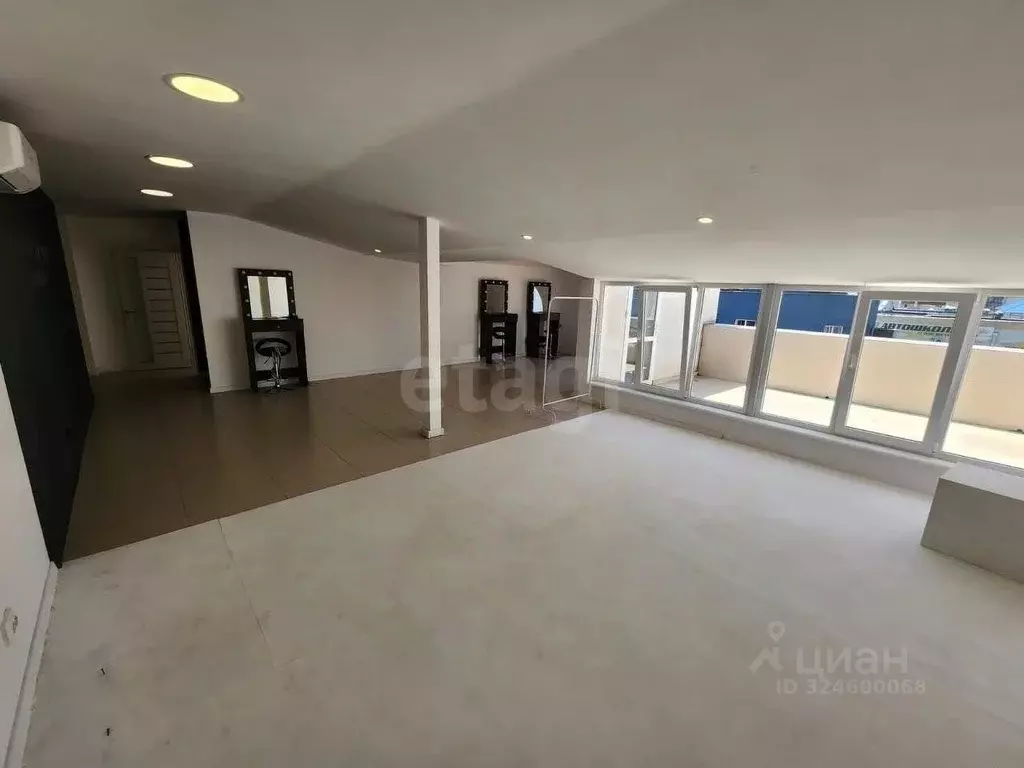 Помещение свободного назначения в Крым, Евпатория просп. Победы, ... - Фото 1