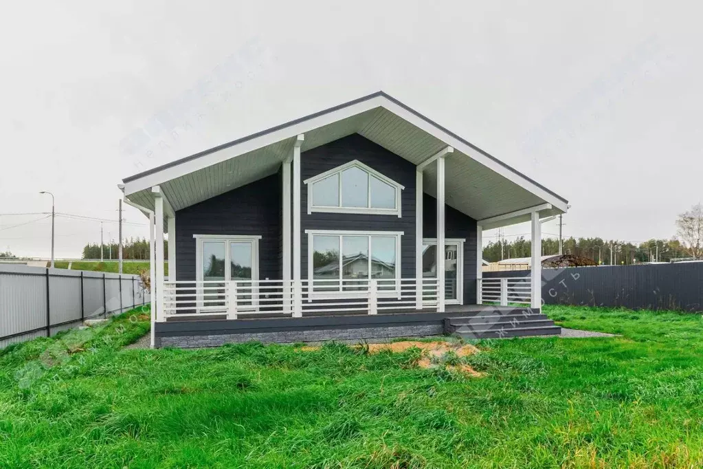 Дом в Ленинградская область, Выборгский район, Рощинское городское ... - Фото 1
