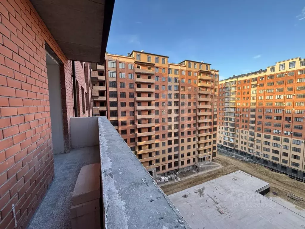 2-к кв. Дагестан, Каспийск просп. Акулиничева, 33А (81.0 м) - Фото 1