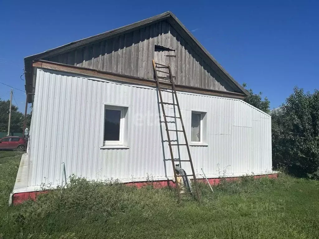 Дом в Белгородская область, Алексеевский городской округ, с. ... - Фото 1