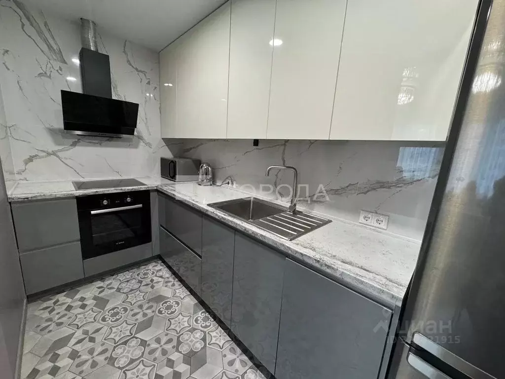 3-к кв. Алтайский край, Барнаул ул. Папанинцев, 119/1 (92.0 м) - Фото 1