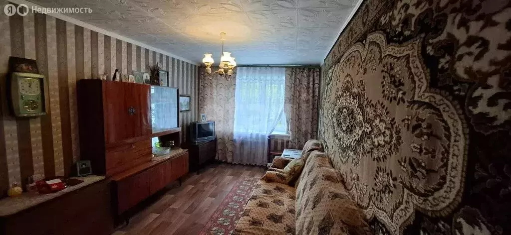3-комнатная квартира: Бежецк, Восточный проезд, 19 (60.5 м) - Фото 0