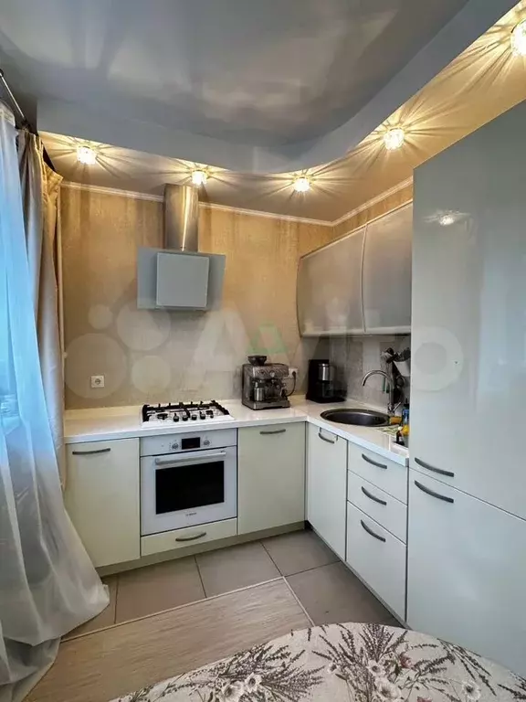 1-к. квартира, 30,6 м, 1/6 эт. - Фото 0