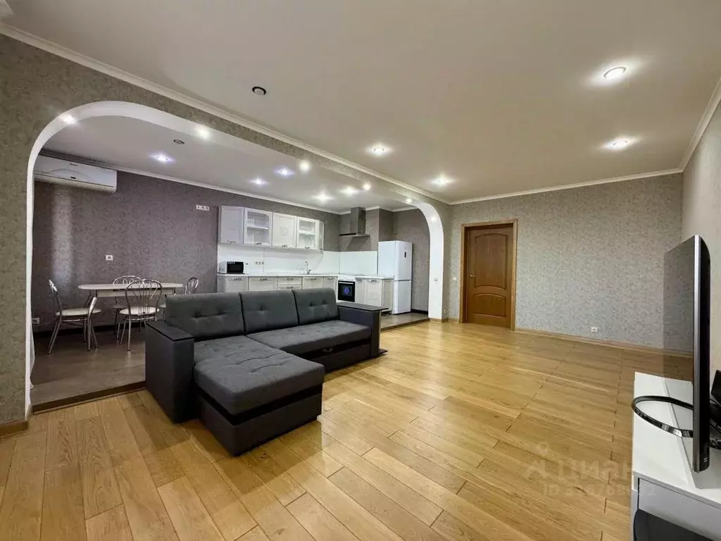 2-к кв. Краснодарский край, Сочи ул. Демократическая, 43 (82.5 м) - Фото 0