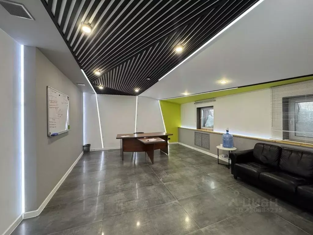 Офис в Татарстан, Казань ул. Оренбургский Тракт, 20А (45 м) - Фото 1