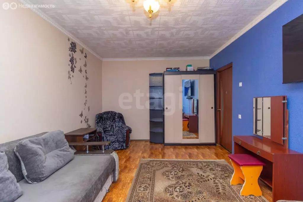 2-комнатная квартира: Омск, улица 70 лет Октября, 13 (53 м) - Фото 2