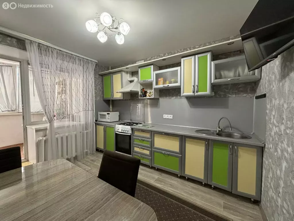 1-комнатная квартира: Октябрьский, 29-й микрорайон, 1 (41.2 м) - Фото 2