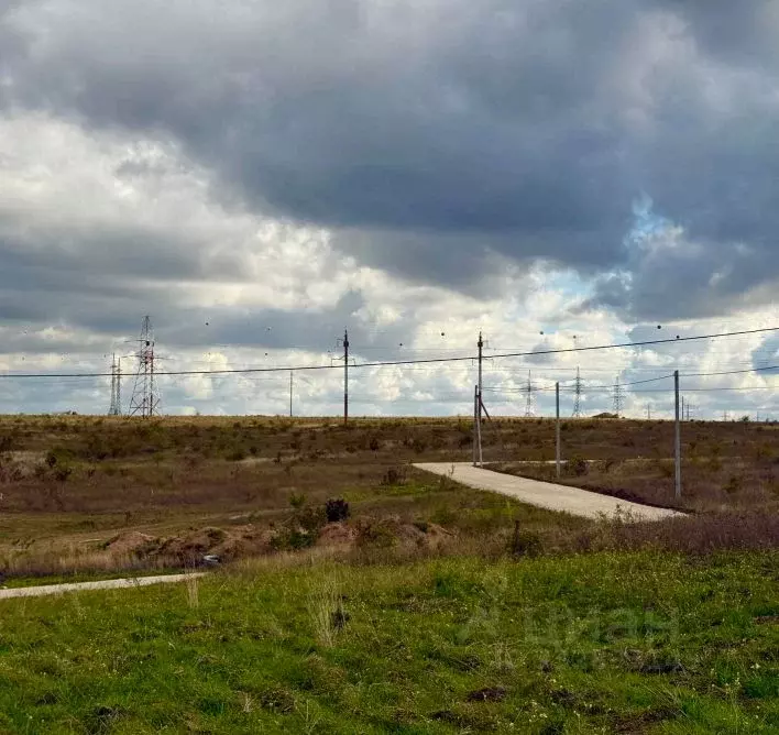 Участок в Крым, Симферополь городской округ, Грэсовский пгт ул. ... - Фото 1