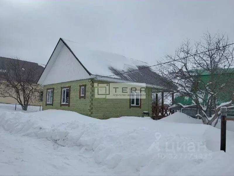 Дом в Башкортостан, Иглинский сельсовет, с. Иглино ул. ... - Фото 1