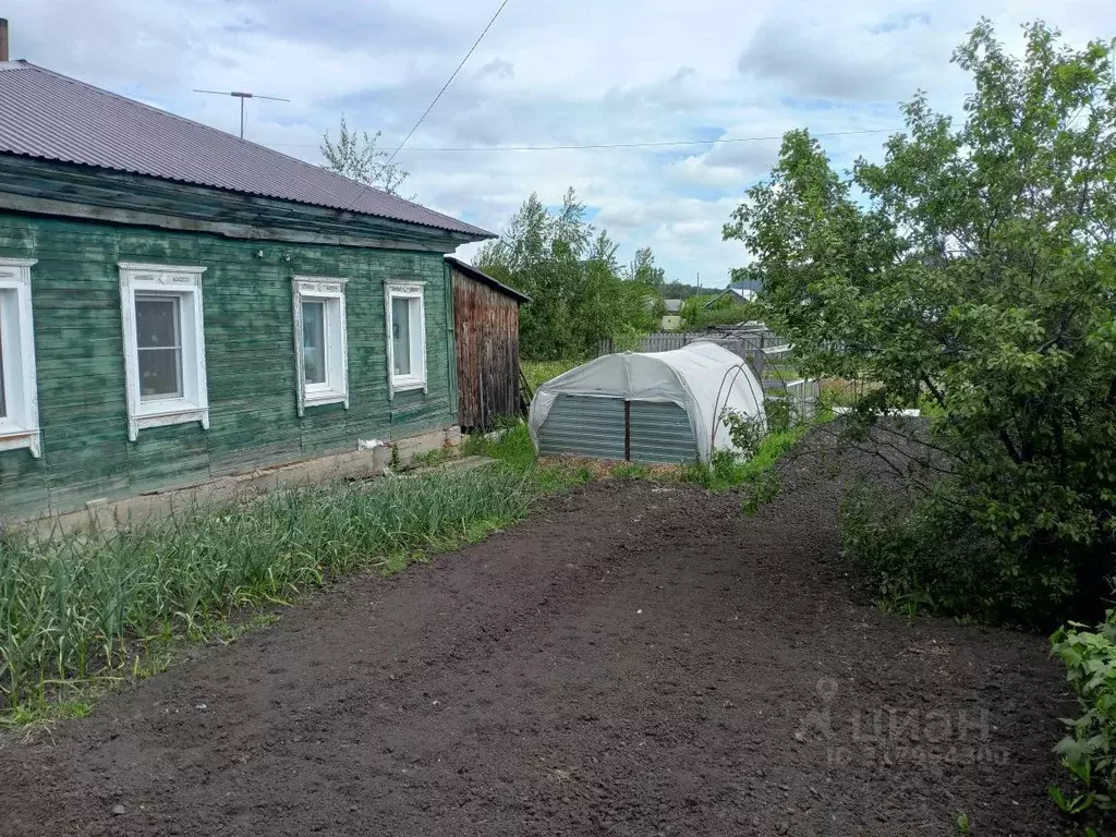 Дом в Алтайский край, Барнаул городской округ, с. Лебяжье ул. ... - Фото 1
