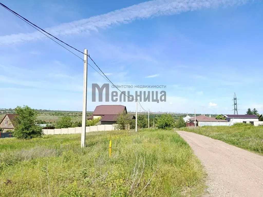 Участок в Волгоградская область, Волгоград Верхнезареченский пгт, ул. ... - Фото 1