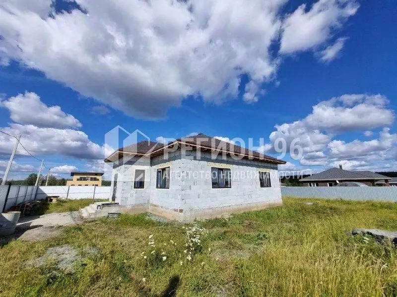 Дом в Свердловская область, Сысертский городской округ, д. Ольховка ... - Фото 1