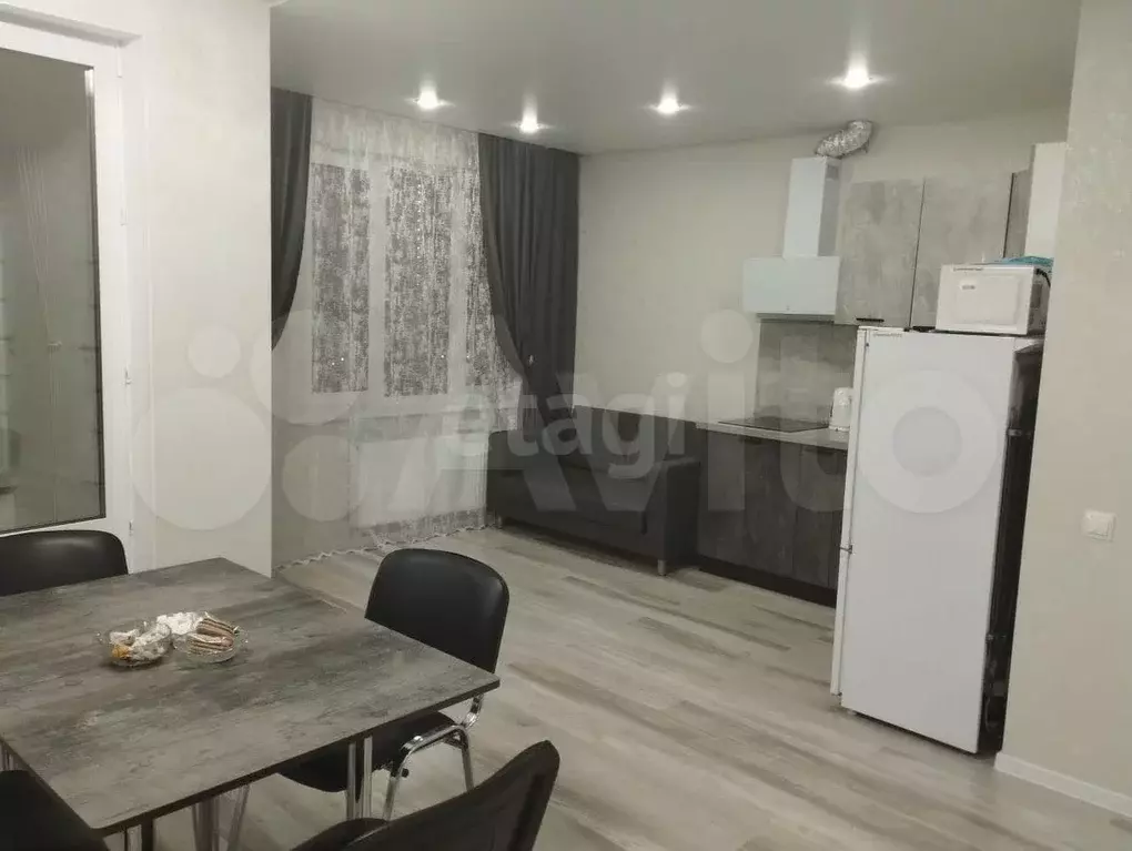 2-к. квартира, 60 м, 8/17 эт. - Фото 1