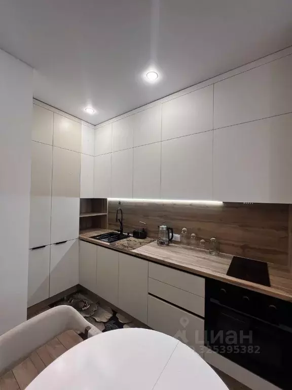 1-к кв. Иркутская область, Иркутск ул. Эдуарда Дьяконова, 10 (35.9 м) - Фото 0