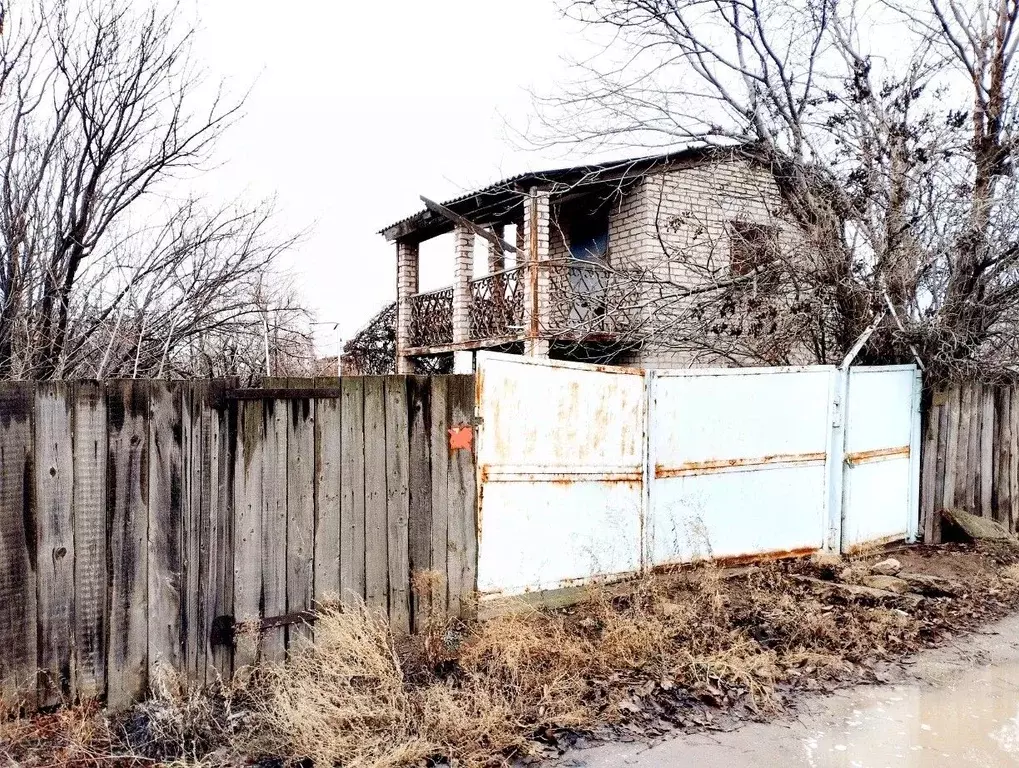 Дом в Волгоградская область, Волжский Исток СНТ, ул. Озерная (80 м) - Фото 0