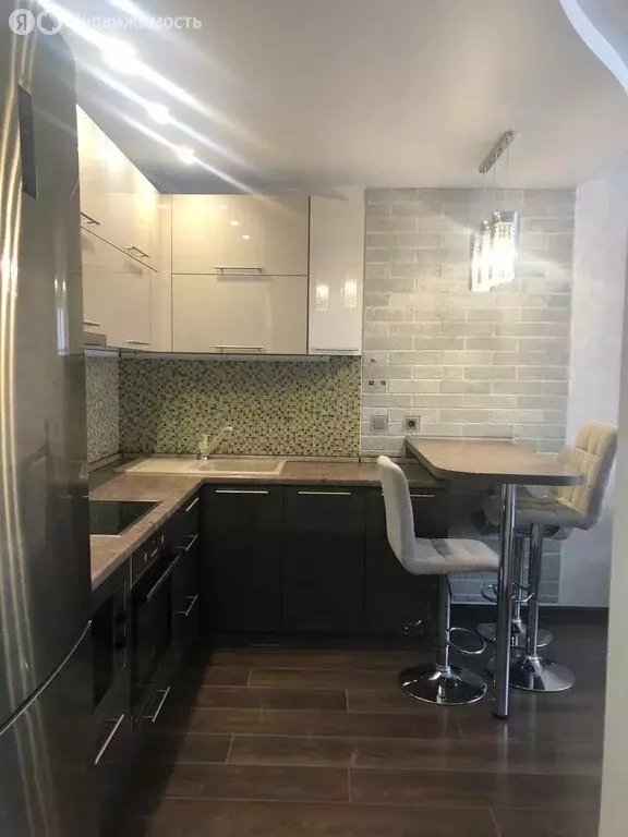 2-комнатная квартира: Артём, улица Бабушкина, 32 (56.2 м) - Фото 2