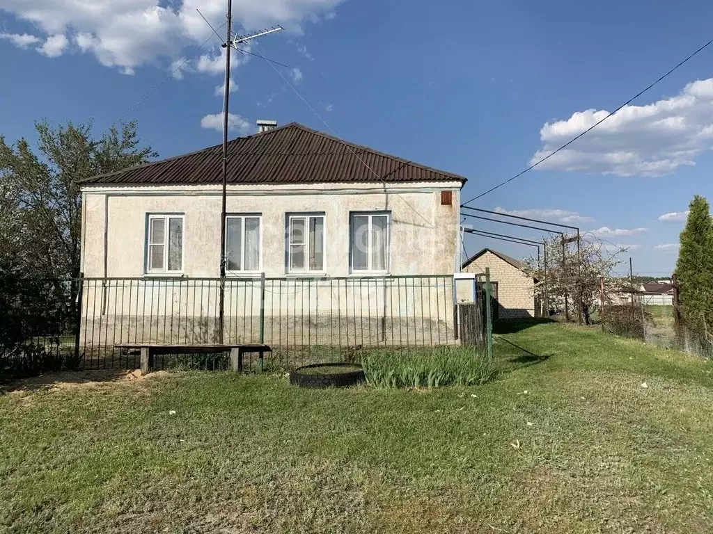 Дом в Воронежская область, Рамонский район, с. Ямное Комсомольская ... - Фото 1