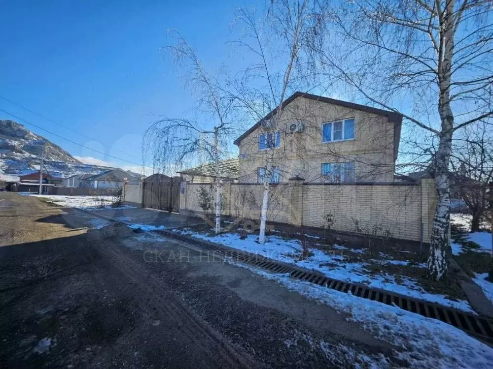 Дом 215 м на участке 6 сот. - Фото 0