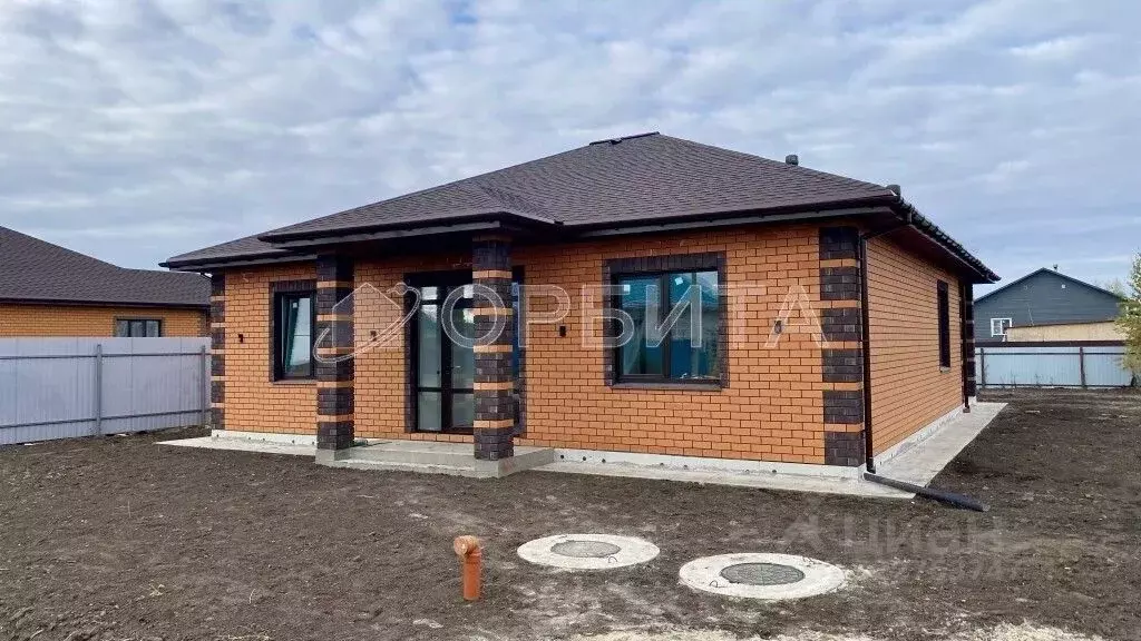 Дом в Тюменская область, Тюменский муниципальный округ, д. Ушакова ул. ... - Фото 1