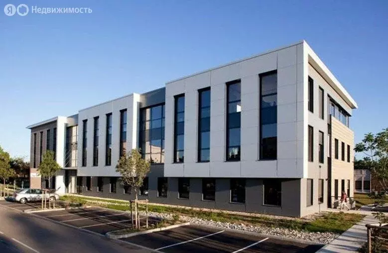 Помещение свободного назначения (1350 м) - Фото 1