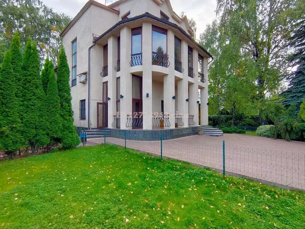 Дом в Московская область, Люберцы городской округ, Красково пгт ул. ... - Фото 1