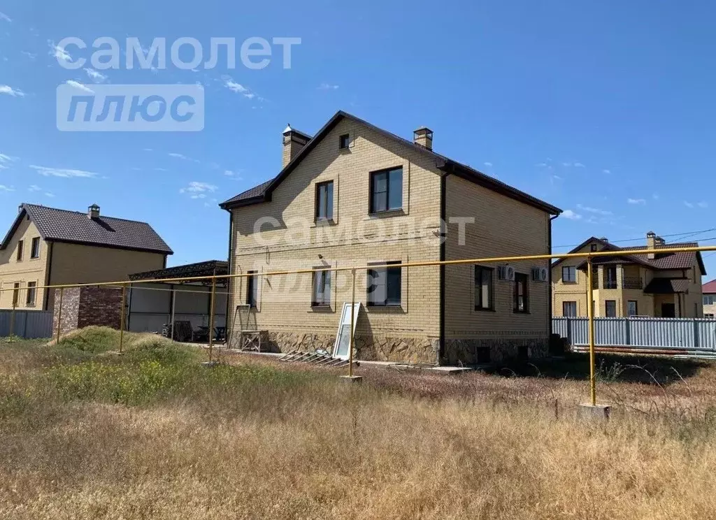 Дом в Астраханская область, Приволжский район, с. Растопуловка ... - Фото 1