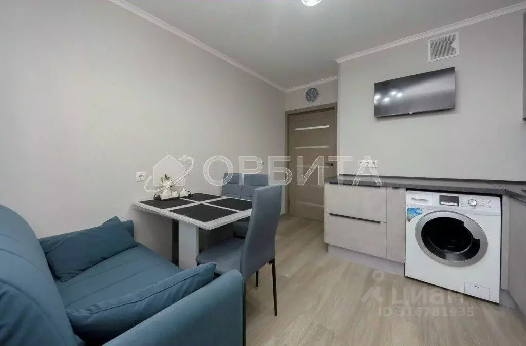 1-к кв. Тюменская область, Тюмень Восточный мкр, ул. Моторостроителей, ... - Фото 0