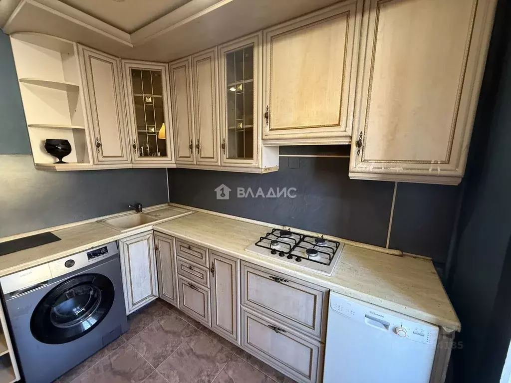 3-к кв. Московская область, Воскресенск Железнодорожная ул., 6 (67.0 ... - Фото 1