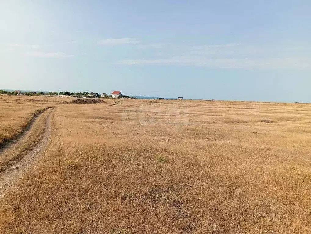 Участок в Крым, Ленинский район, Семисотское с/пос, с. Каменское ул. ... - Фото 0