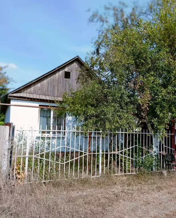 Дом в Саратовская область, Советский район, с. Золотая Степь  (71 м) - Фото 1