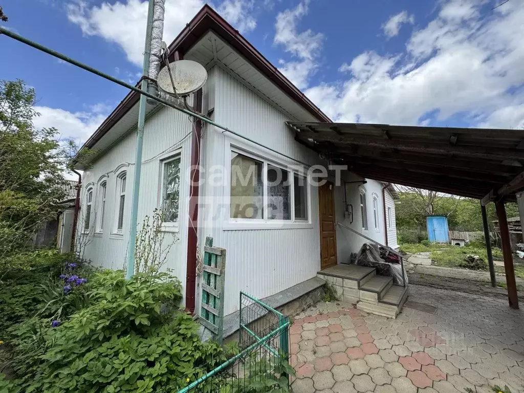 Дом в Краснодарский край, Апшеронский район, пос. Новые Поляны ... - Фото 0