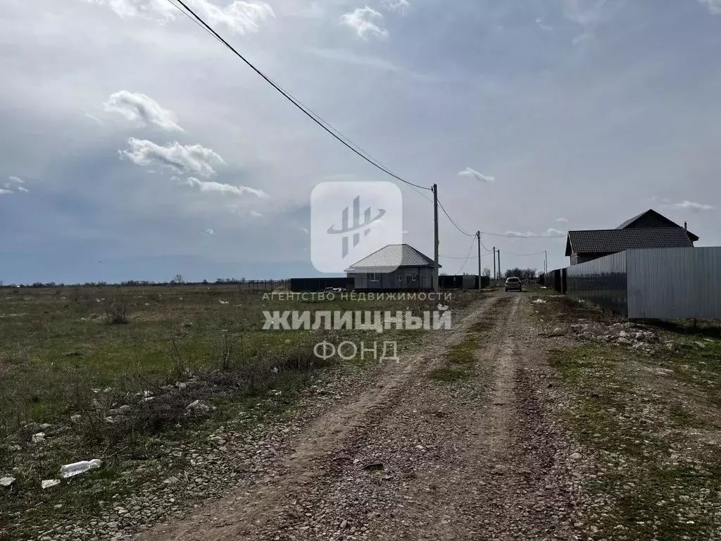 Участок в Саратовская область, Энгельсский район, Красноярское ... - Фото 2