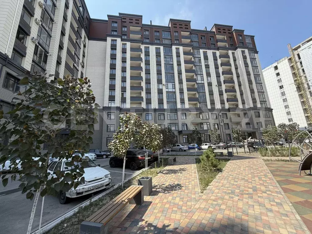 2-к кв. Дагестан, Каспийск ул. М. Халилова, 3А (92.0 м) - Фото 0