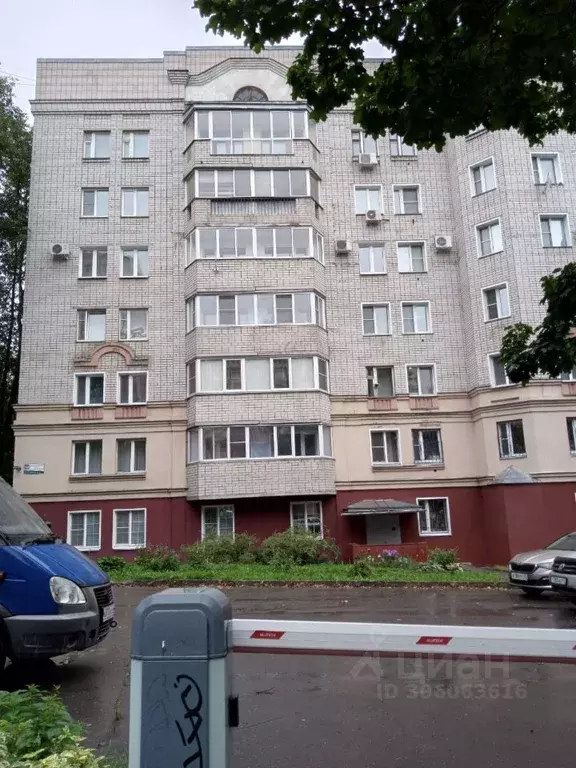 3-к кв. Кировская область, Киров ул. Володарского, 146 (71.1 м) - Фото 0