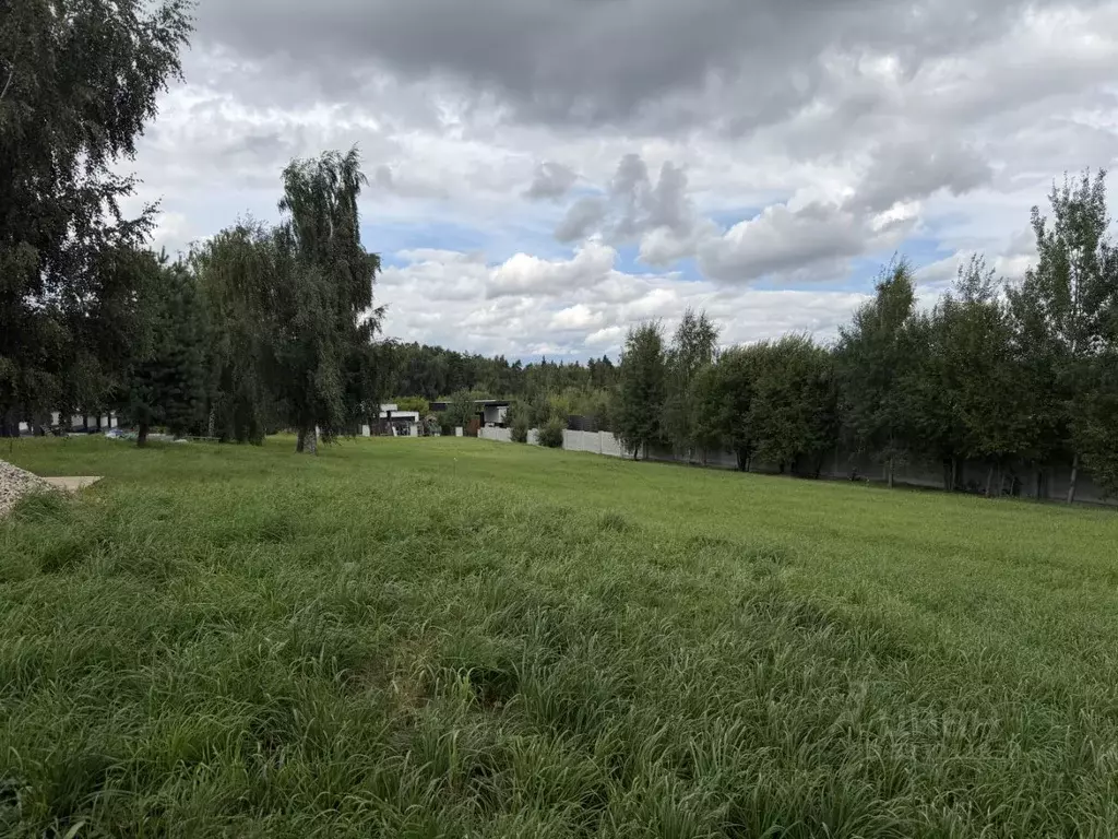 Участок в Московская область, Красногорск городской округ, д. ... - Фото 1