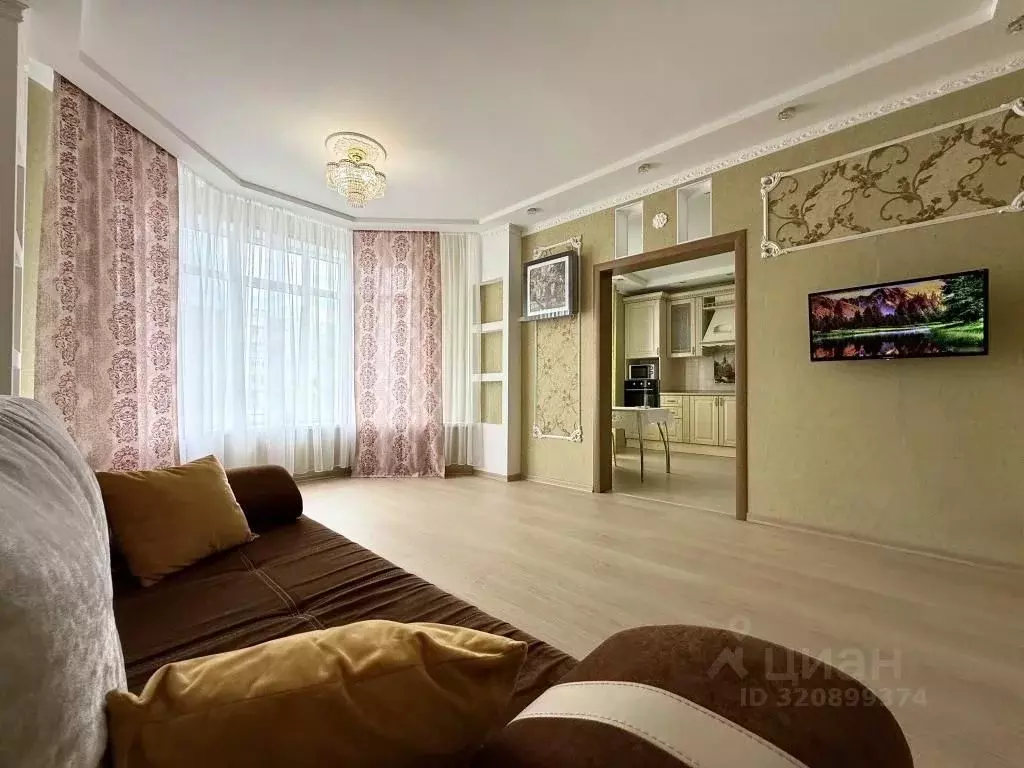 2-к кв. Оренбургская область, Оренбург ул. Чкалова, 51/1 (80.0 м) - Фото 0