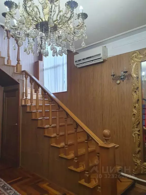 Дом в Кабардино-Балкария, Нальчик ул. Орджоникидзе (190 м) - Фото 1