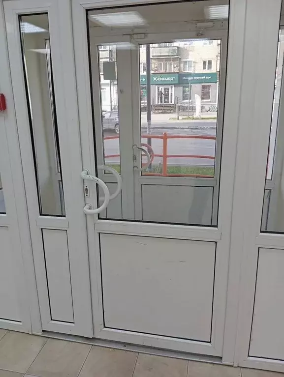 Торговая площадь в Свердловская область, Полевской Коммунистическая ... - Фото 2