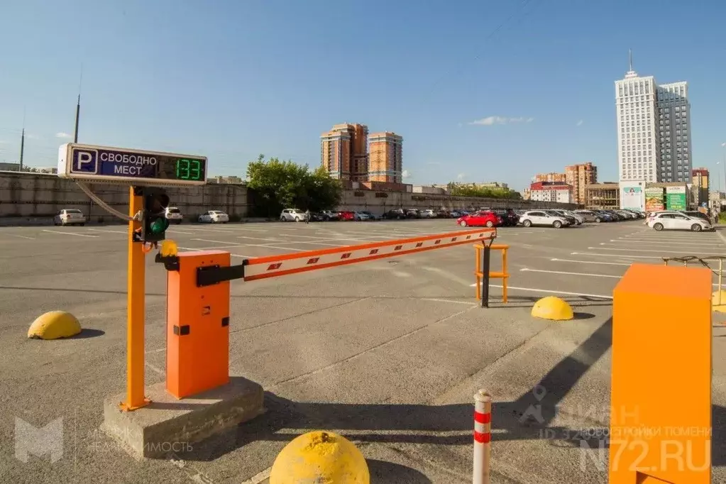 2-к кв. Тюменская область, Тюмень ул. 50 лет Октября, 4 (75.0 м) - Фото 1