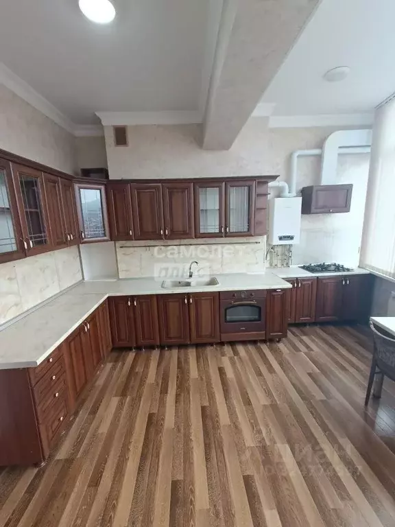 2-к кв. Кабардино-Балкария, Нальчик ул. Чернышевского, 222 (75.0 м) - Фото 0