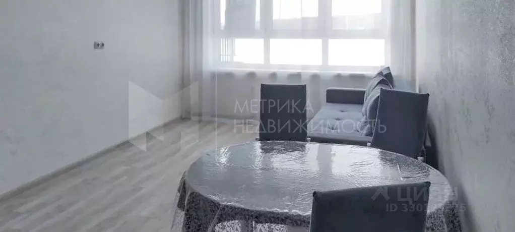 Студия Тюменская область, Тюмень ул. Василия Малкова, 10 (28.35 м) - Фото 1