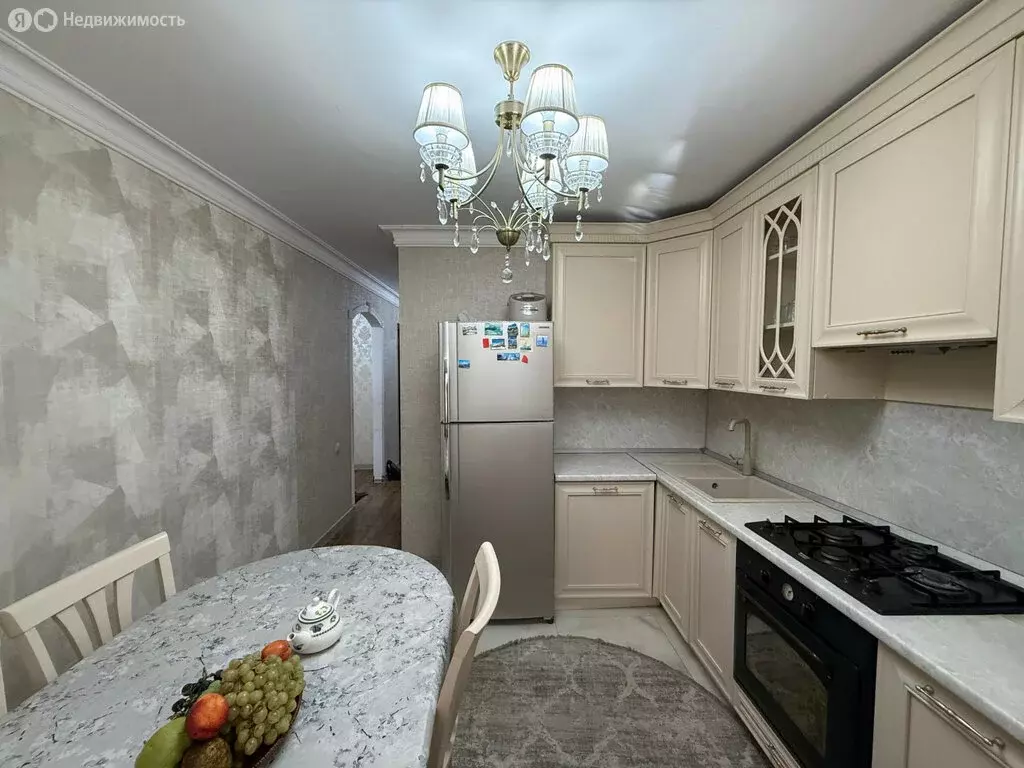 3-комнатная квартира: Дербент, улица Расулбекова, 15 (70 м) - Фото 0