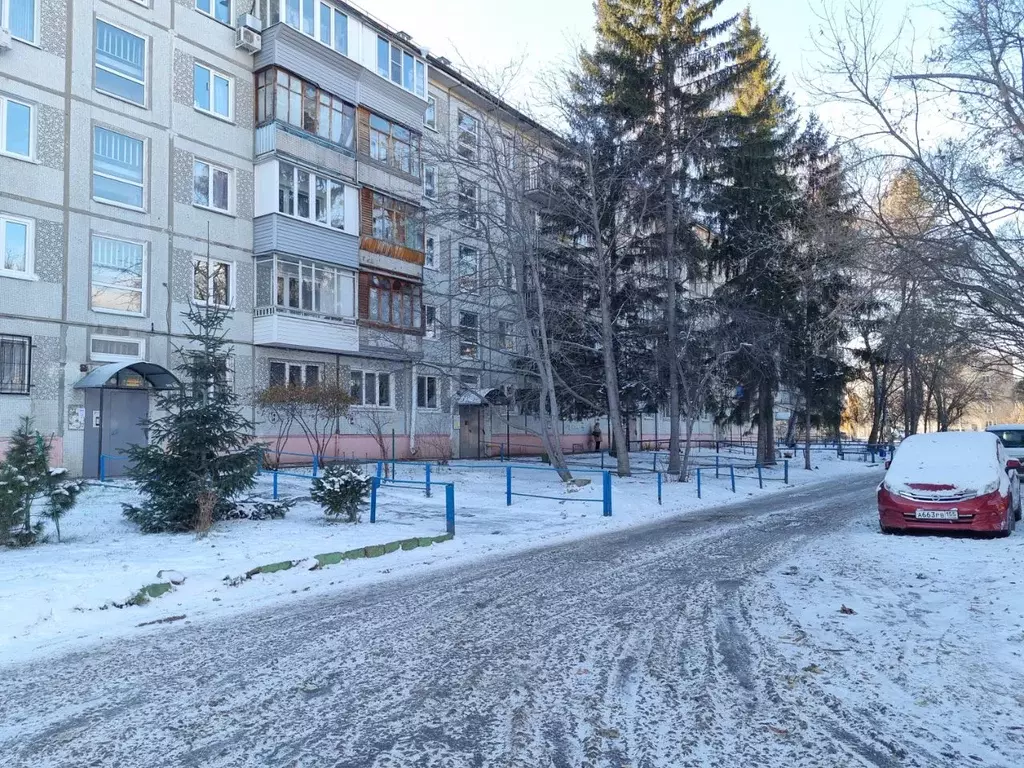 3-к кв. Омская область, Омск 3-й мкр, ул. Путилова, 7А (63.0 м) - Фото 1