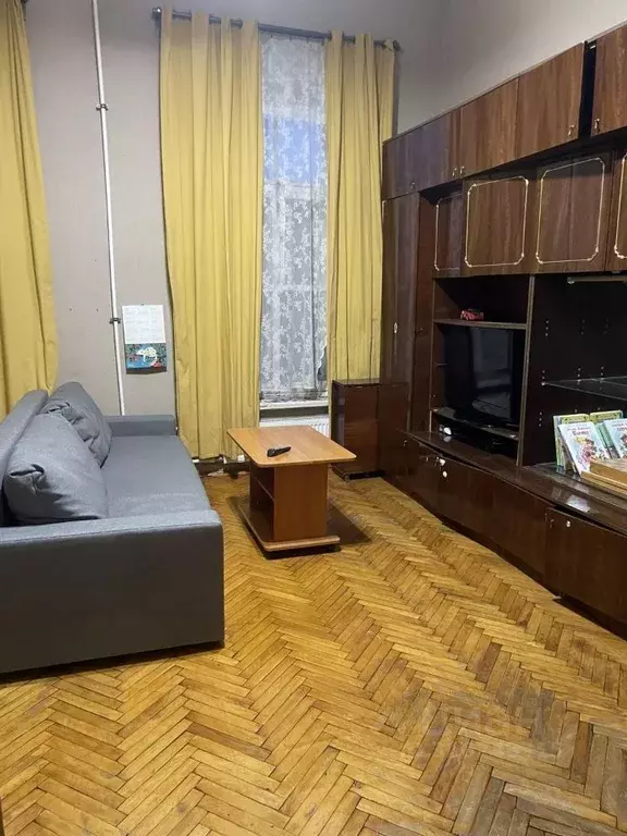 Комната Санкт-Петербург Московский просп., 18 (41.0 м) - Фото 1