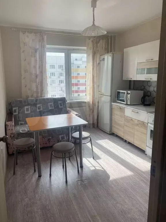 1-к. квартира, 38 м, 16/17 эт. - Фото 0