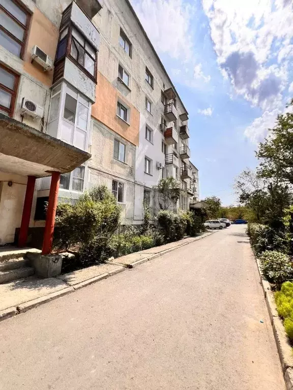 2-к кв. Крым, Белогорск ул. Нижнегорская, 33 (50.0 м) - Фото 1